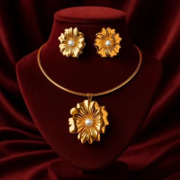 Necklace for Western Dress: Perfect Pairings for Every Outfit
